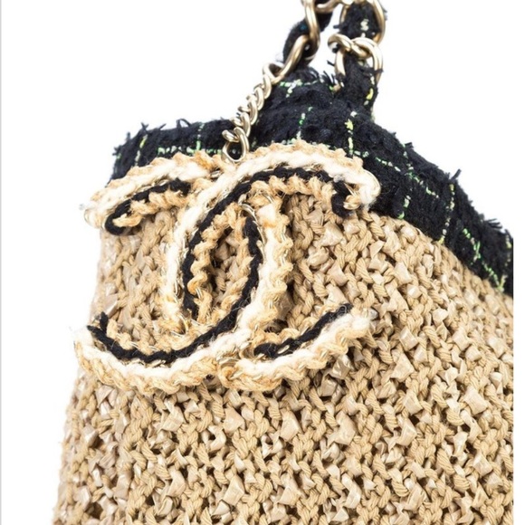 Authentic Chanel Raffia Shoulder Bag - Picture 6 of 7